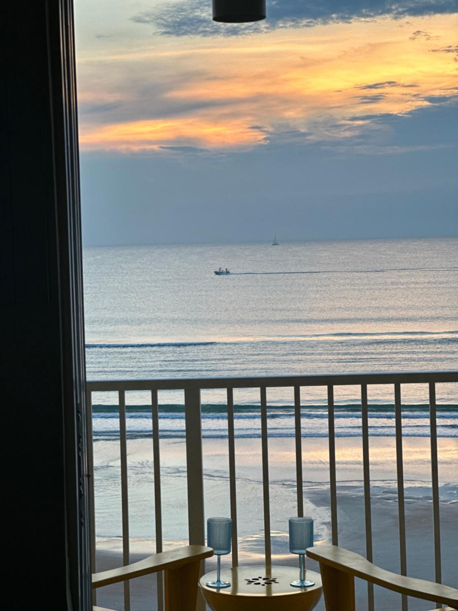 Oceanfront Oasis Aparthotel Daytona Beach Exterior foto