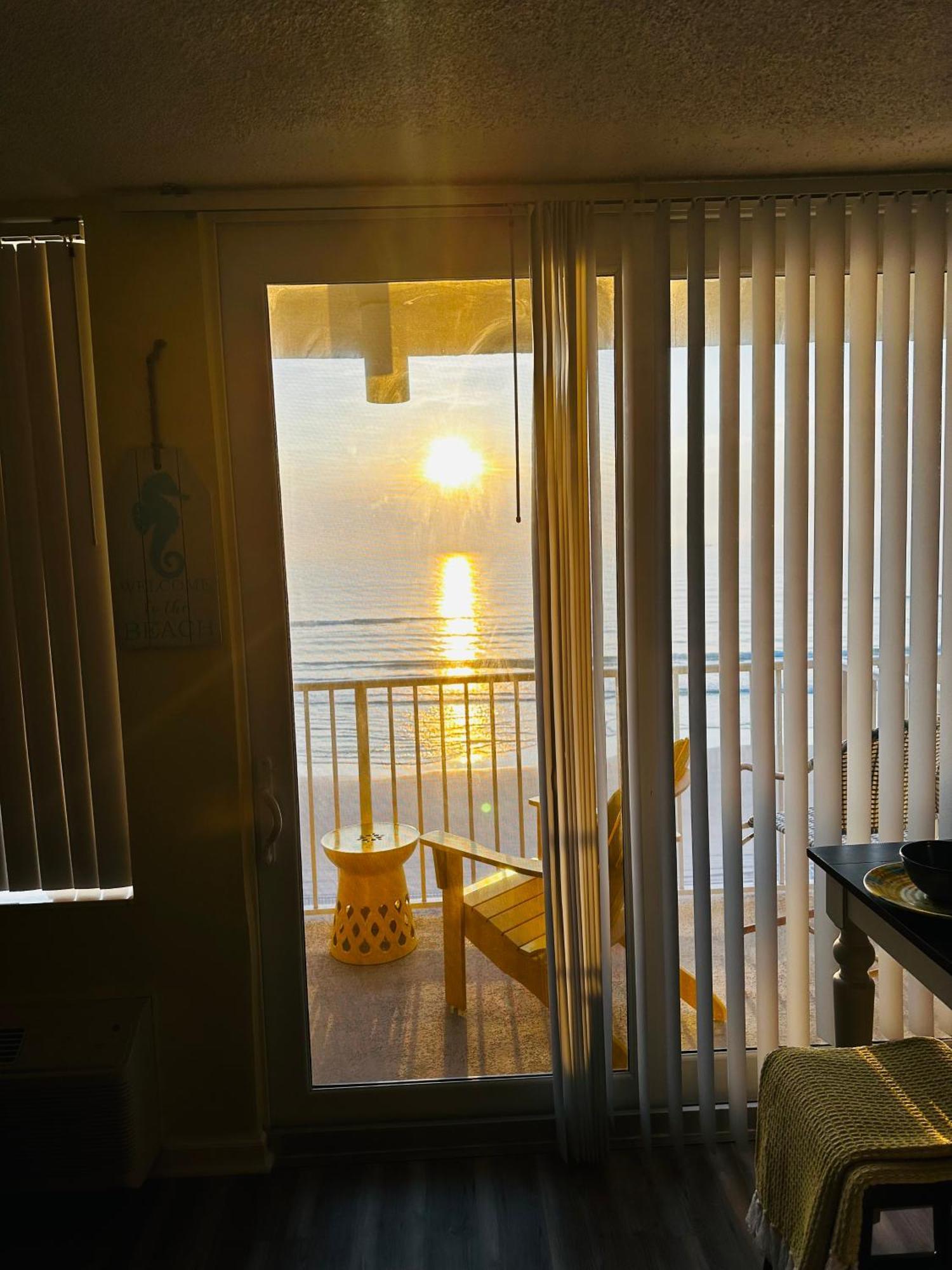 Oceanfront Oasis Aparthotel Daytona Beach Exterior foto